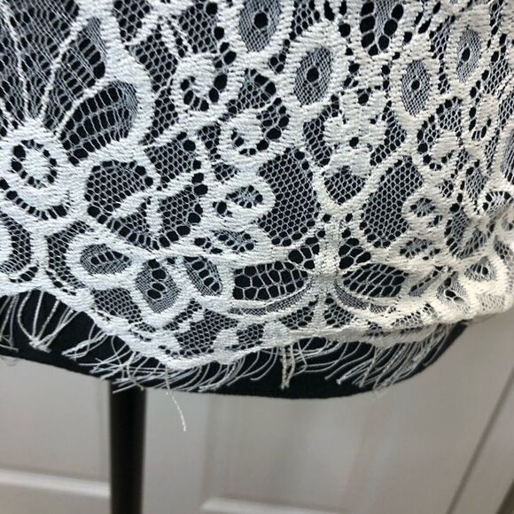 BB Dakota crocheted lace sleeveless white top xs - Picture 8 of 9